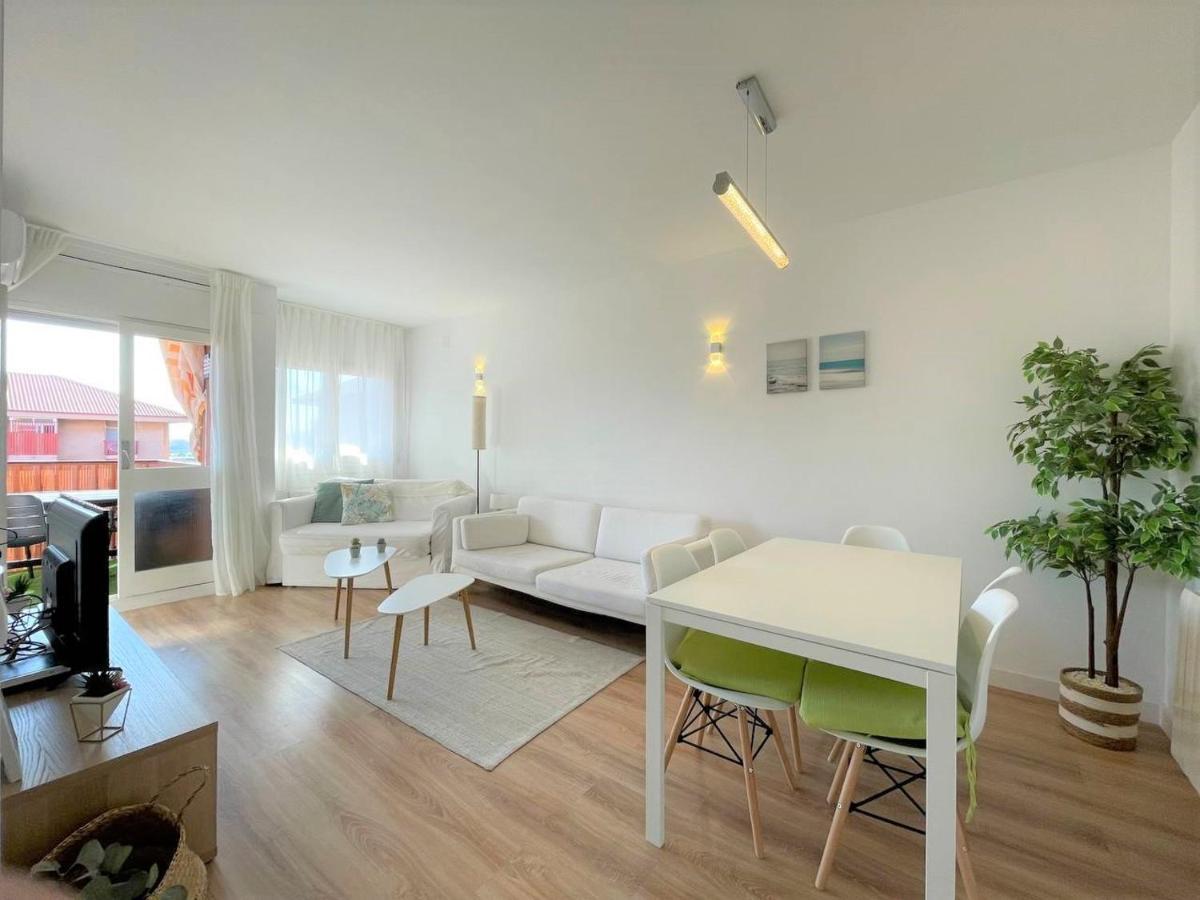 Apartamento Con Piscina Y Gran Terraza Con Vistas - Muy Cerca De La Playa, El Centro Y La Estacion Apartment Vilassar De Mar Luaran gambar